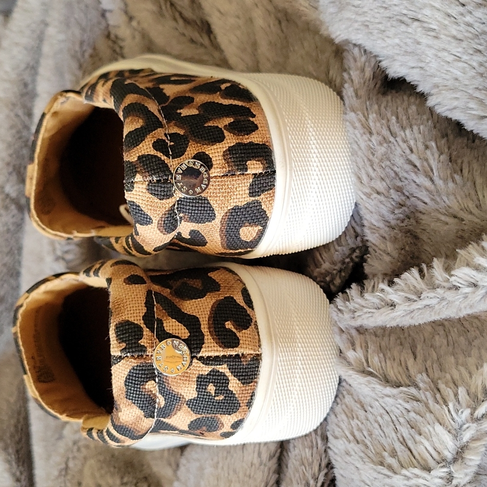 Steve Madden Leopard Slip On Gill Shoe - Picture 4 of 5